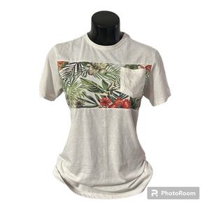 2/$14 💀 | White T•Shirt With Pocket and Tropical Print Stripe | Small | UH